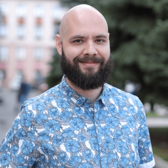 Денис Анатольев
